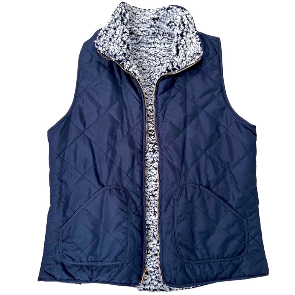 WOMEN’S NAVY BLUE QUILTED REVERSIBLE FUZZY VEST